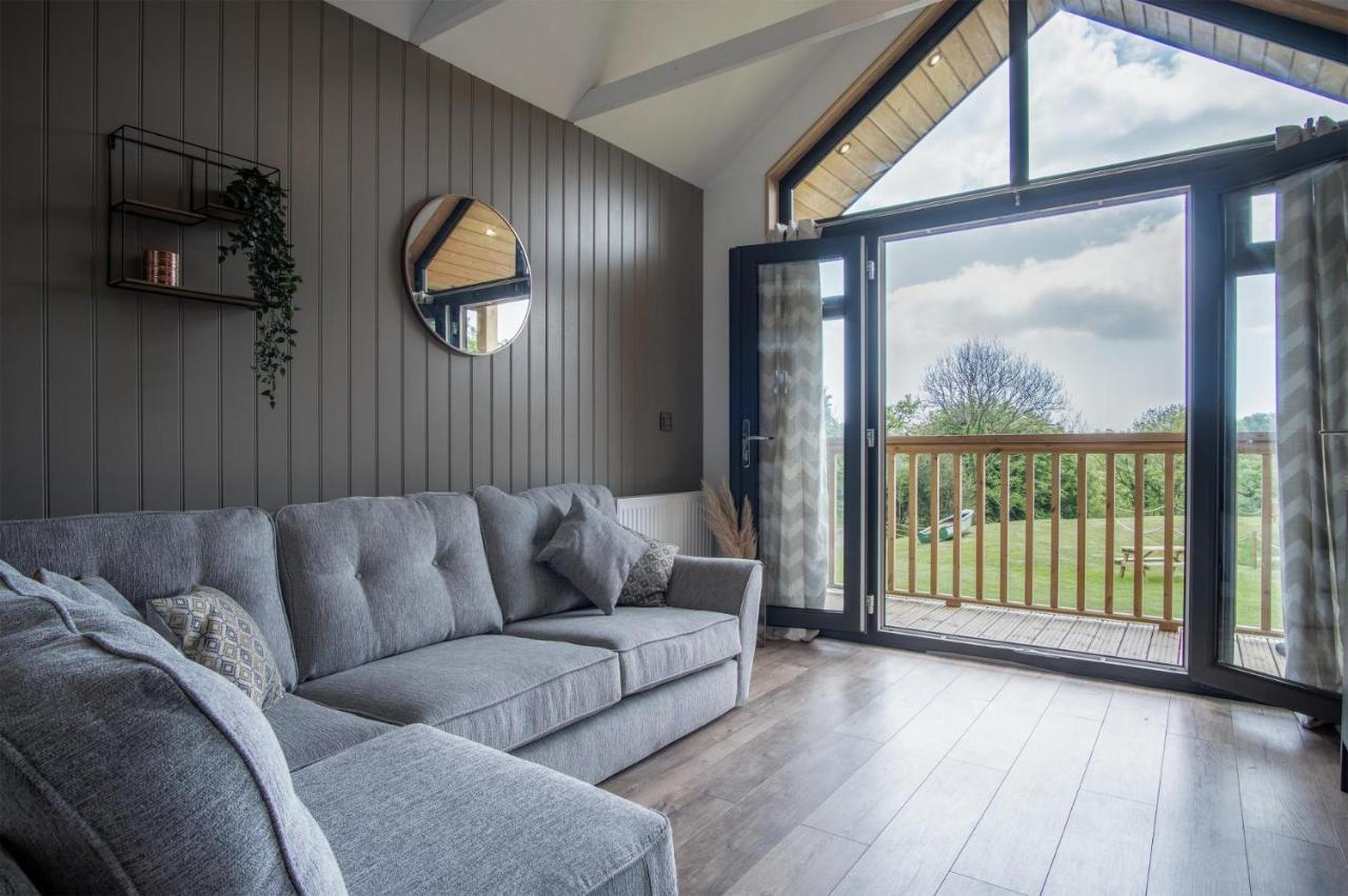 Cabin In The Woods - 1 Bedroom Lodge - Kilgetty Stepaside  Extérieur photo