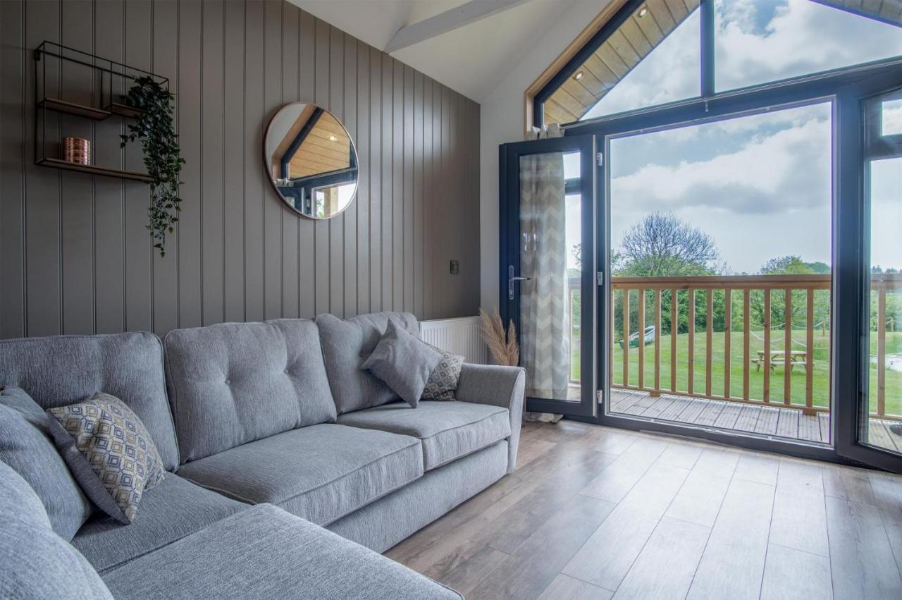 Cabin In The Woods - 1 Bedroom Lodge - Kilgetty Stepaside  Extérieur photo
