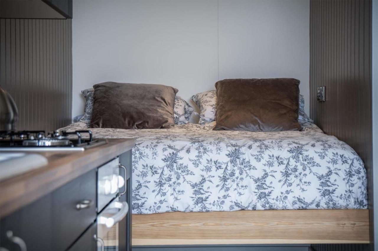 Cabin In The Woods - 1 Bedroom Lodge - Kilgetty Stepaside  Extérieur photo