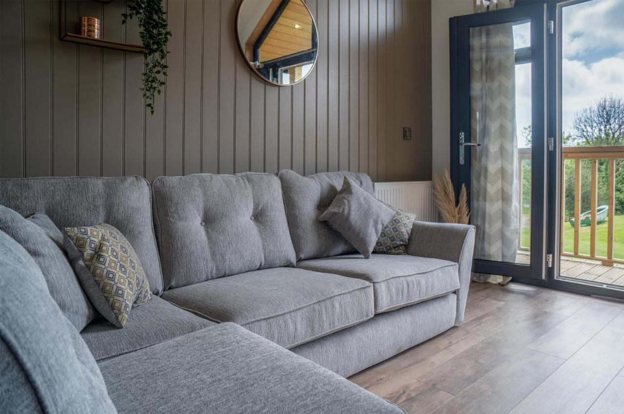 Cabin In The Woods - 1 Bedroom Lodge - Kilgetty Stepaside  Extérieur photo